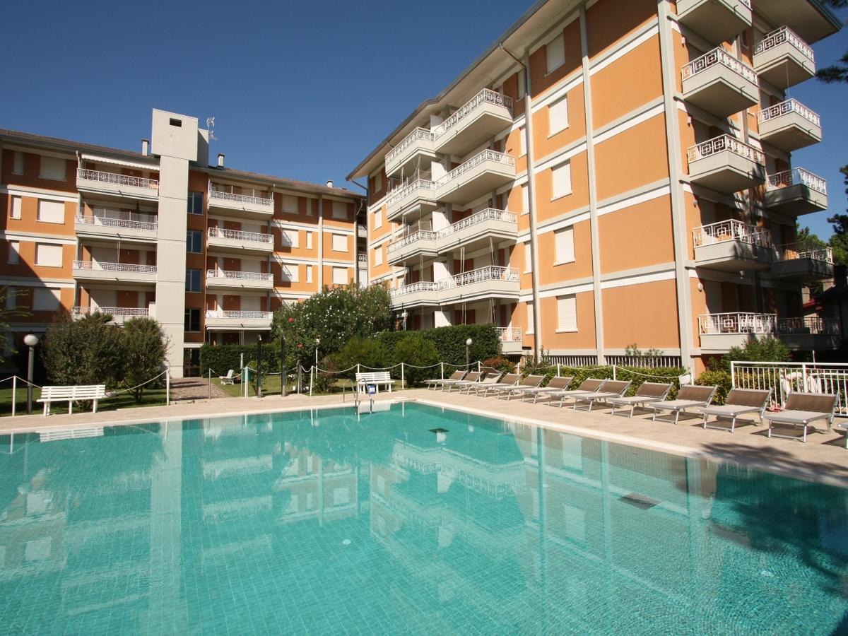 Residenza Gardenia Apartment Lignano Sabbiadoro Ngoại thất bức ảnh